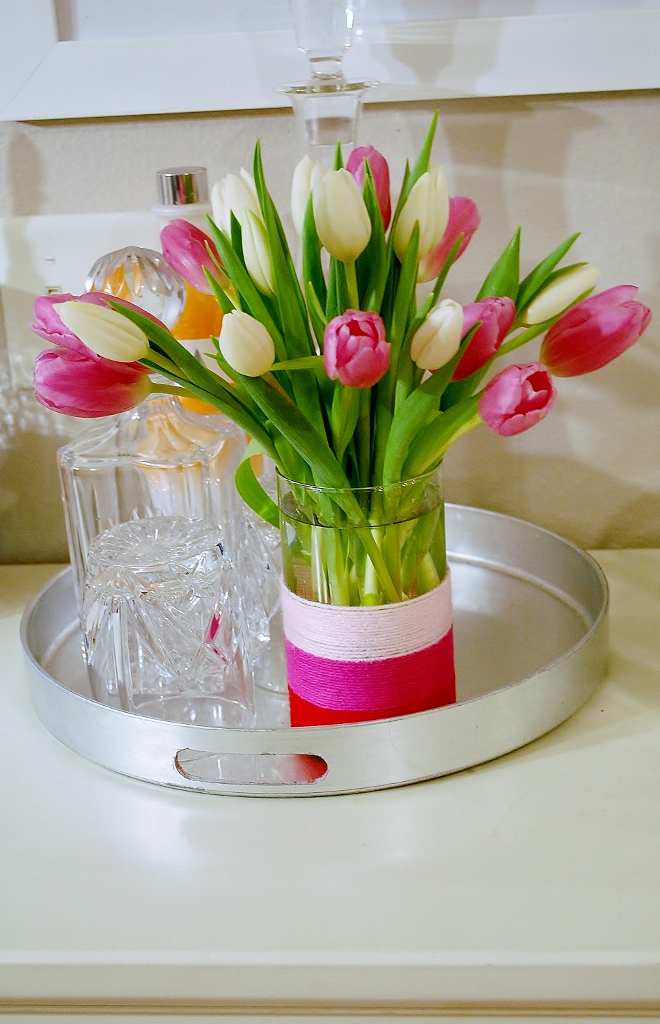 DIY Yarn Wrapped Pink & Red Valentine's Day Vase | missfrugalfancypants.com