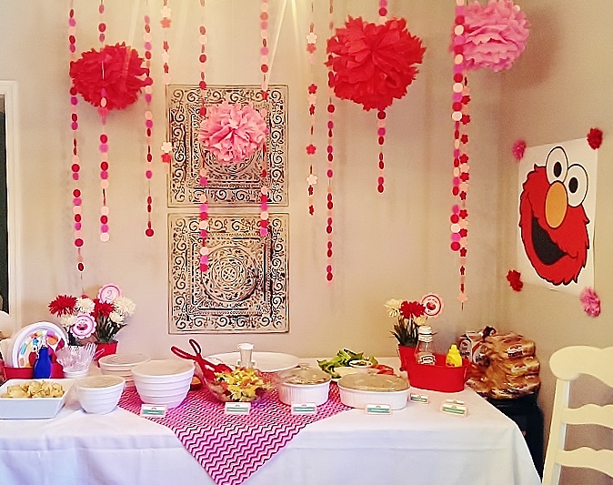 Pink & Red Elmo Birthday Party Decor | missfrugalfancypants.com