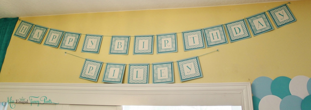 Little Mermaid Under the Sea 1st Birthday Party Decor with Aqua Birthday Banner | missfrugalfancypants.com