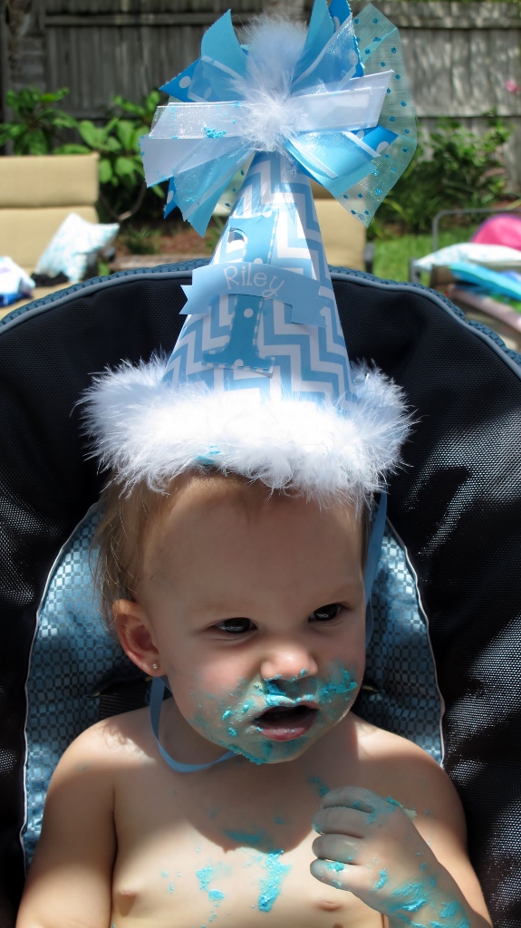 Little Mermaid Under the Sea 1st Birthday Party Aqua Hat| missfrugalfancypants.com