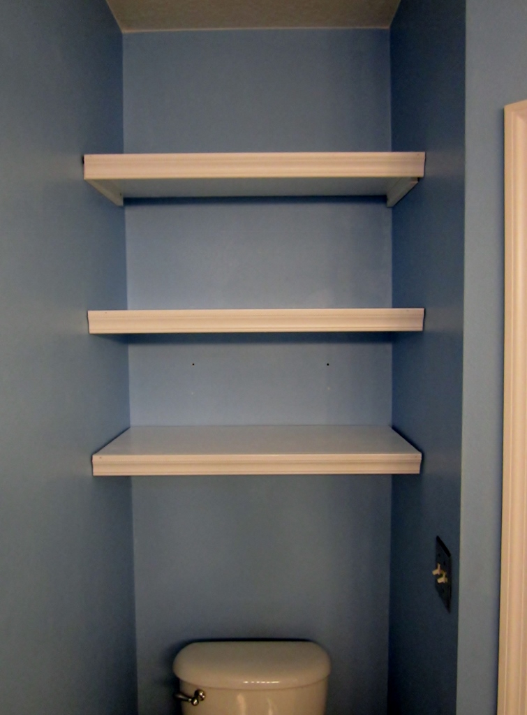 DIY Built In Bathroom Storage Shelves Provide Enough Space for Function AND Beauty Using the Alcove over the Toilet| missfrugalfancypants.com