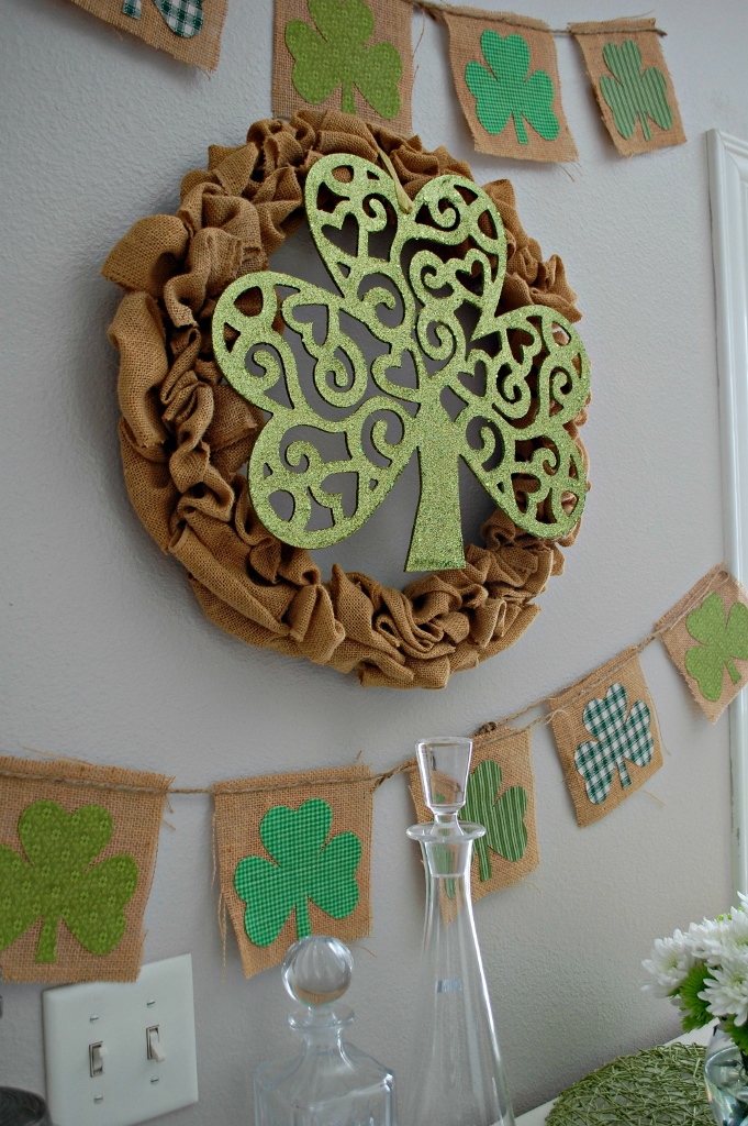 St. Patricks Day Clover Wreath | missfrugalfancypants.com