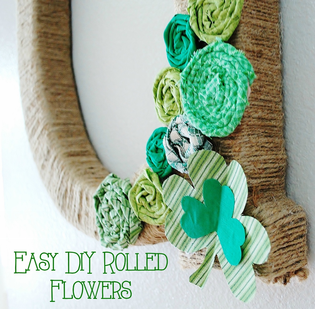 St. Patricks Day Initial Wreath Flowers | missfrugalfancypants.com