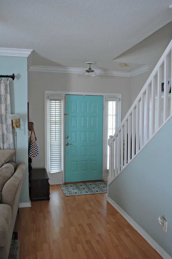 Aqua Front Door Refresh | missfrugalfancypants.com