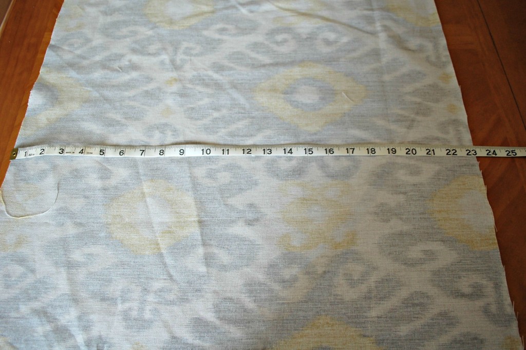 Easy Affordable DIY Pillow Covers | missfrugalfancypants.com
