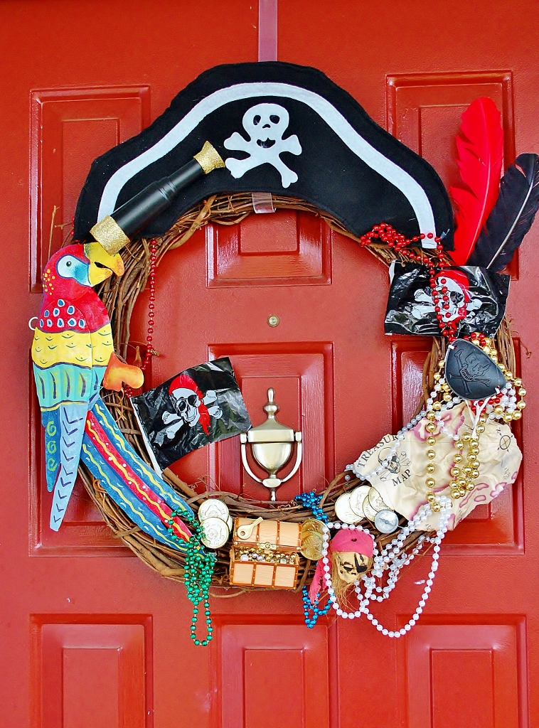 DIY Gasparilla Pirate Wreath | missfrugalfancypants.com