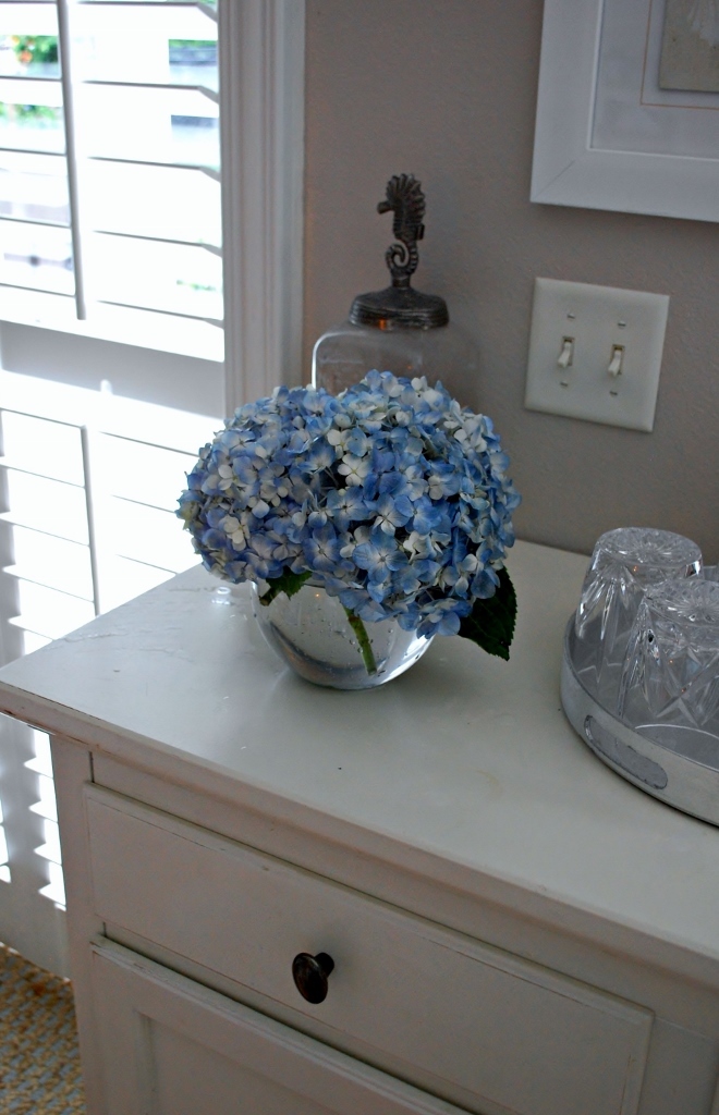 Double the Life of Your Cut Hydrangeas | missfrugalfancypants.com