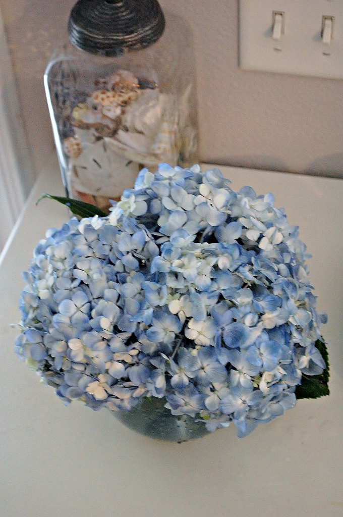 Double the Life of Your Cut Hydrangeas | missfrugalfancypants.com