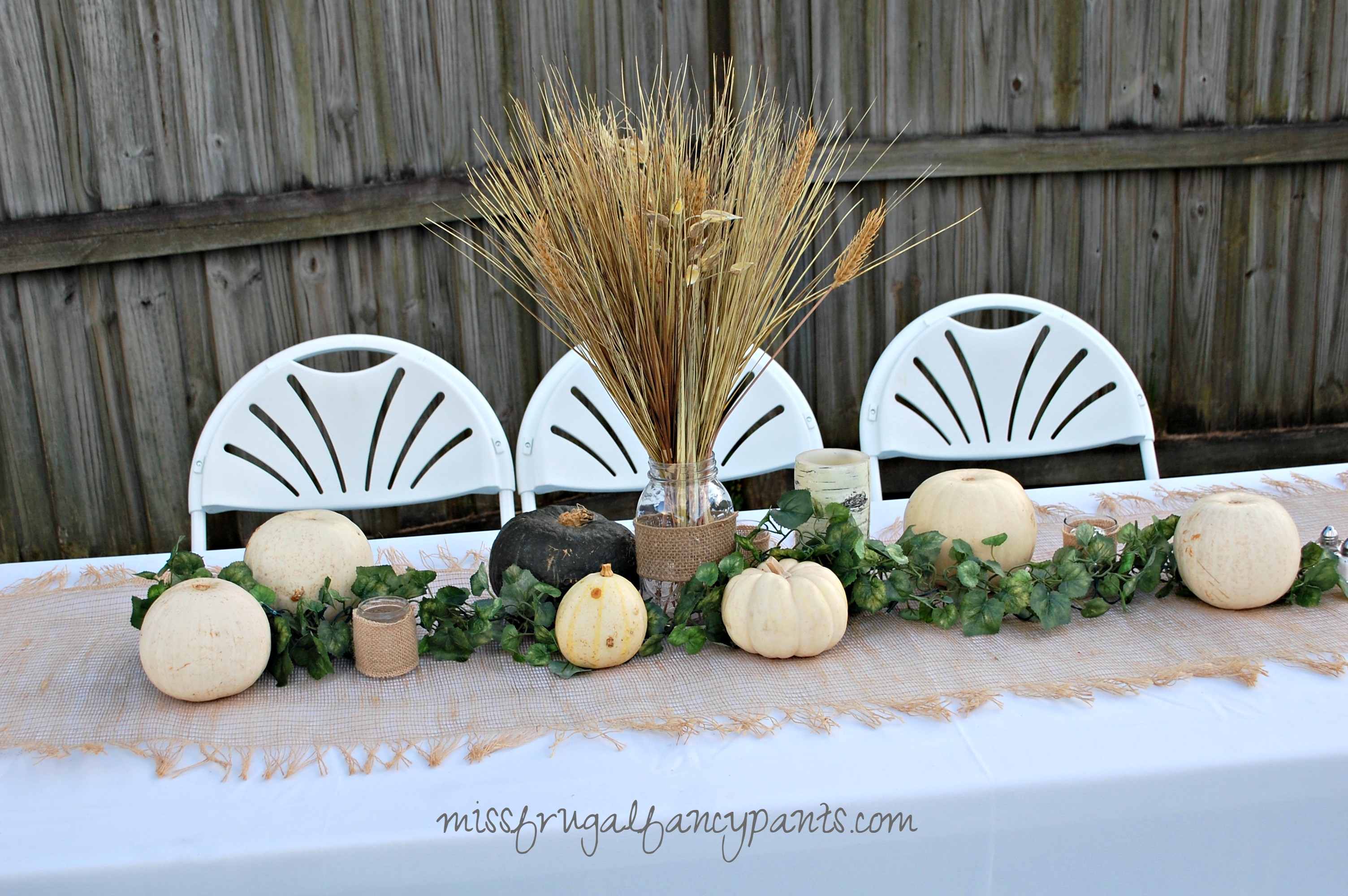 Pros and Cons of Hosting a Large Thanksgiving Feast | missfrugalfancypants.com