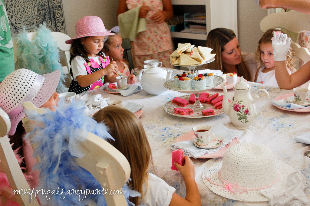 Vintage Shabby Chic Mad Hatter Tea Party | missfrugalfancypants.com