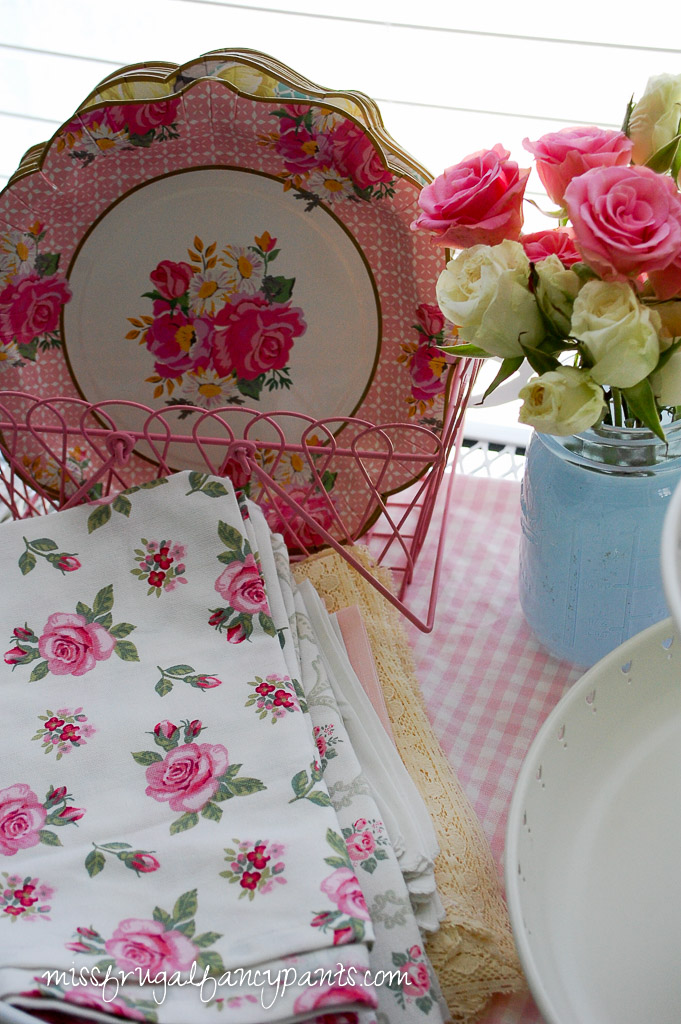 Vintage Shabby Chic Mad Hatter Tea Party | missfrugalfancypants.com