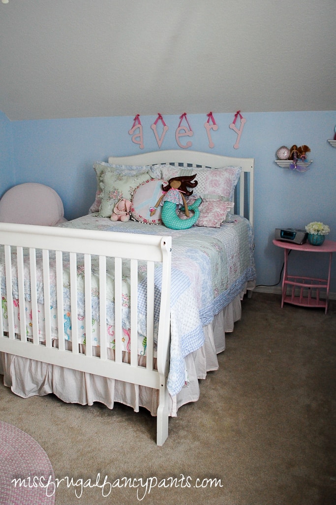 Original Shabby Chic Nursery Turned Shabby Chic Big Girl Room | missfrugalfancypants.com