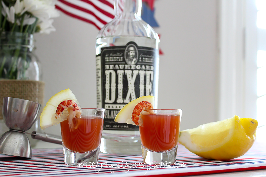 4th of July Crab Boil with Dixie Southern Black Pepper Vodka | Crawfish Shooters & Bloody Mary | missfrugalfancypants.com