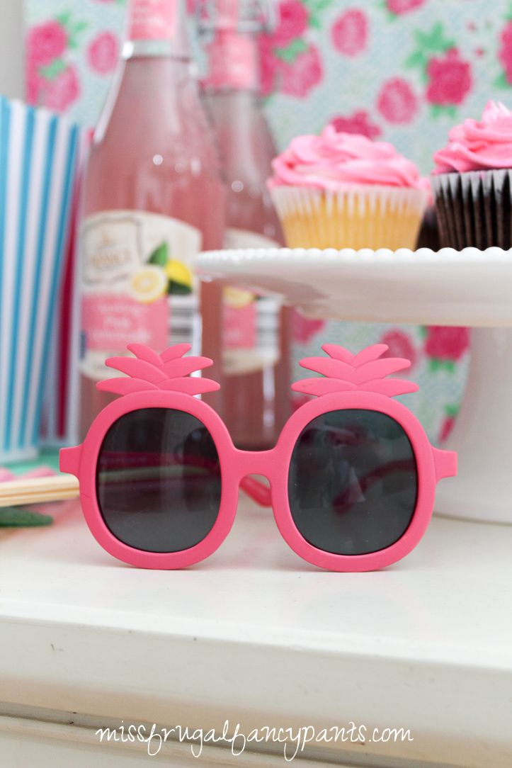 Lilly Pulitzer | Cabana Party | Flamingo Birthday Party | missfrugalfancypants.com